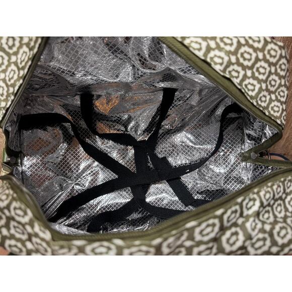 Temptations Old World Sage Green Thermal Insulated Casserole Carrier Tote Bag - Picture 7 of 9